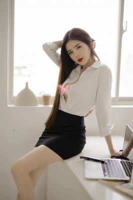 MMlive Chiêm ngưỡng nhan sắc búp bê Lilly Luta 6 Ở góc độ nào thì người đẹp cũng quyến rũ khó tả