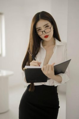 MMlive Chiêm ngưỡng nhan sắc búp bê Lilly Luta 7 Xinh đẹp đa tài nên cô nàng chắc hẳn là gu người yêu lý tưởng của người